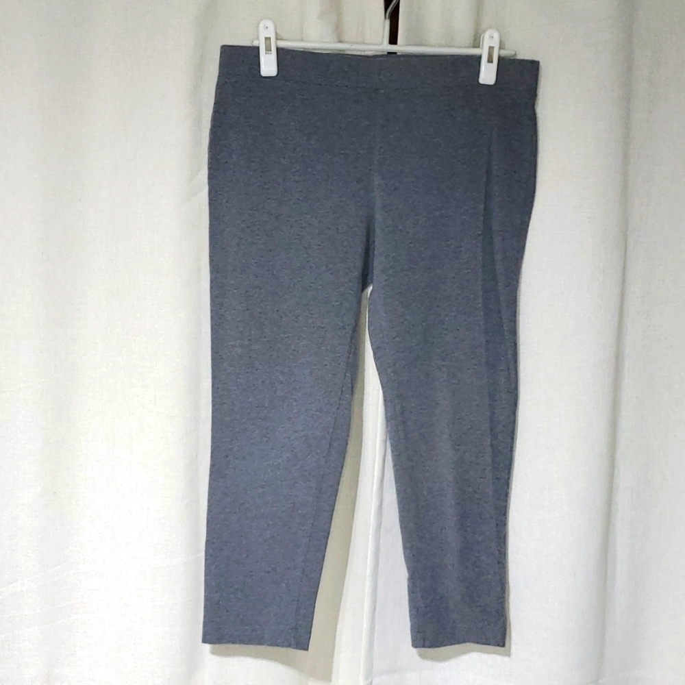 Grey athletc crop legging